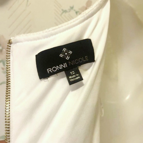 Ronni Nicole Ivory Lace Dress 10 - Picture 3 of 5